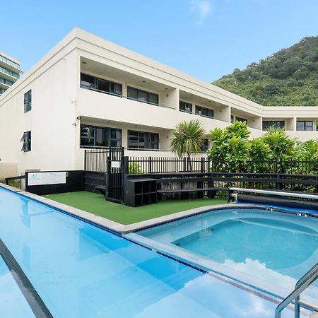 Oceanside Apartment With Garden Views Mount Maunganui Exterior foto