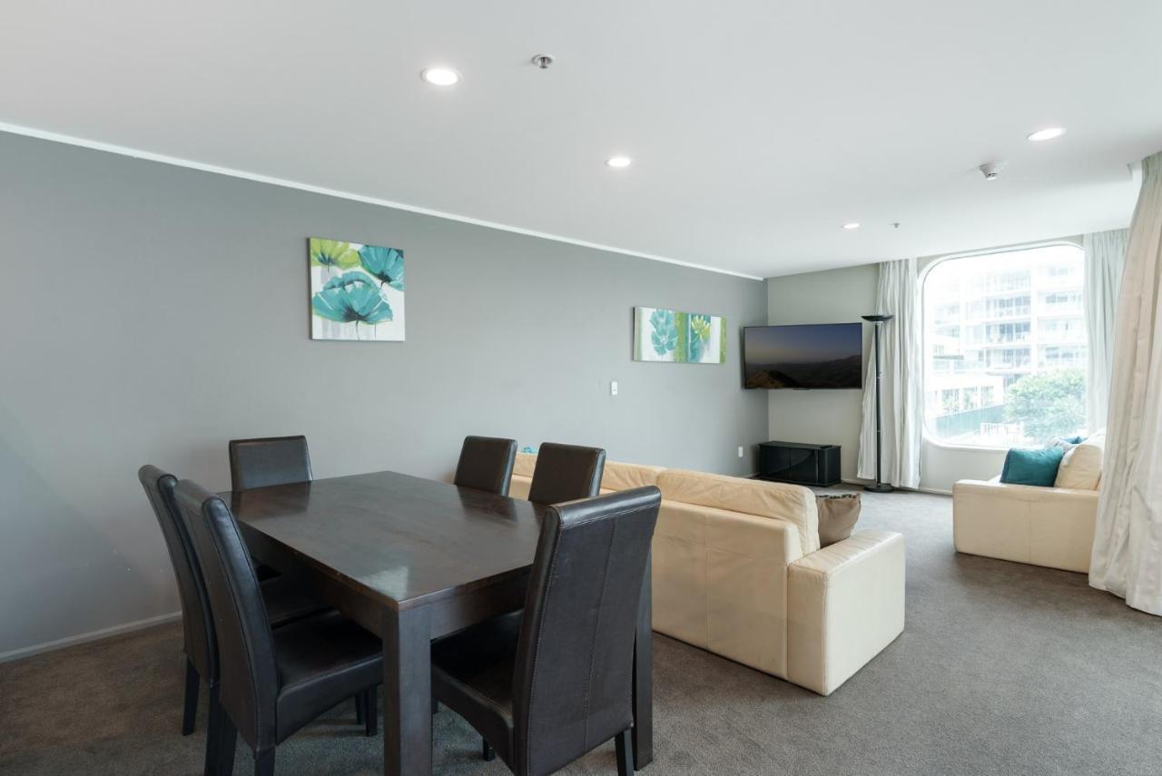 Oceanside Apartment With Garden Views Mount Maunganui Exterior foto